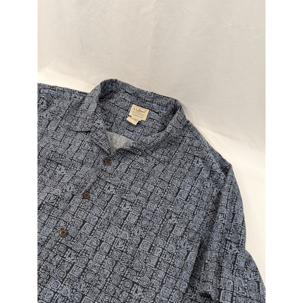 LL Bean Shirt XL Reg Blue Aztec Traditional Hawaiian Short Sleeve Button Up
